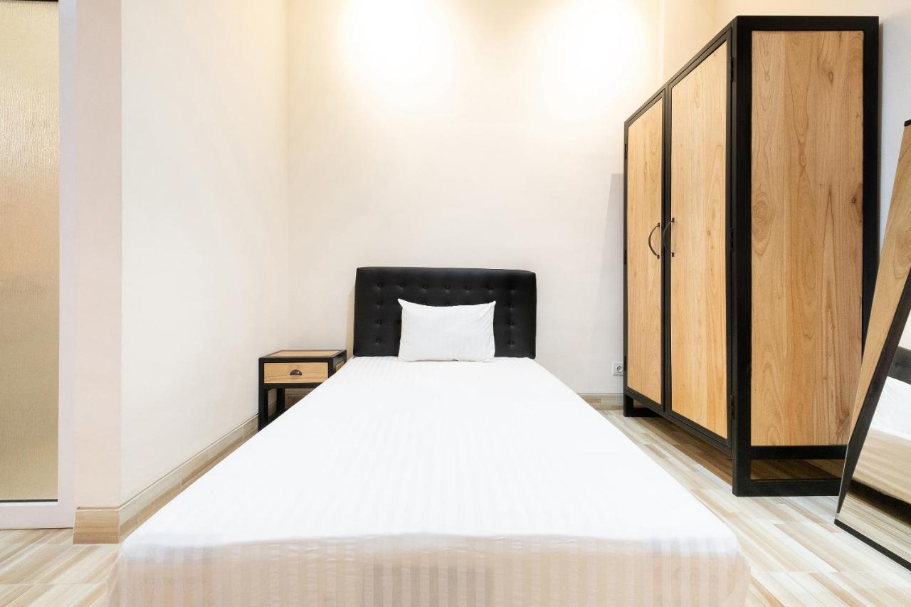 Oyo Life 2801 Sari Panguripan Hotel Kejayan Luaran gambar
